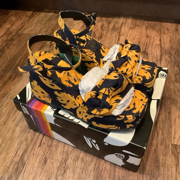 FARM Rio Shoes - FARM Rio black and yellow banana motif Knotted Platform